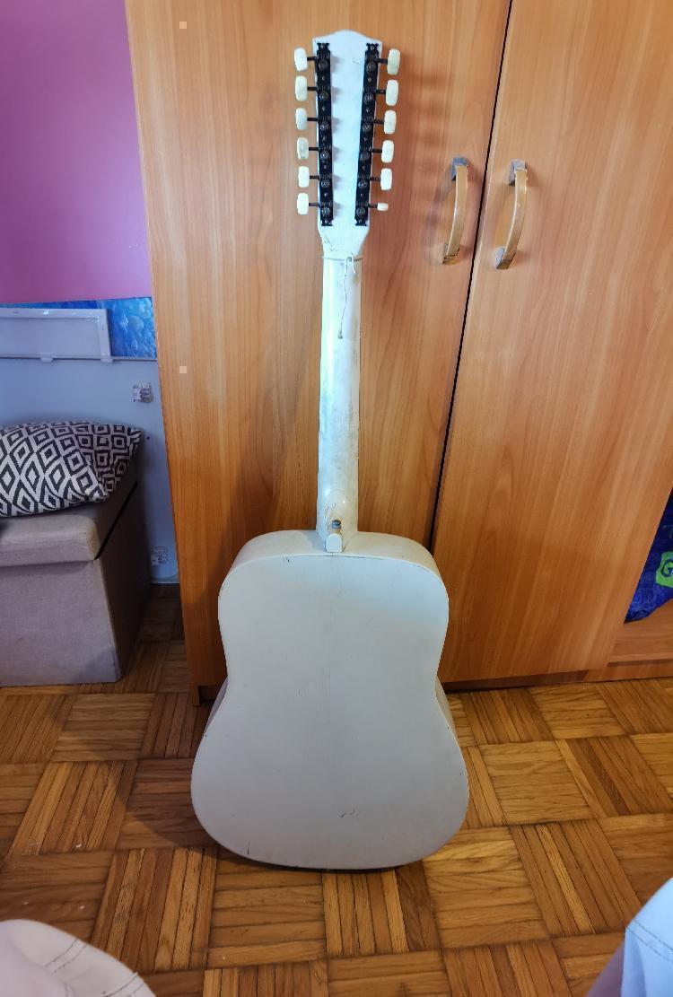 Stara Gitara sa poslikavom