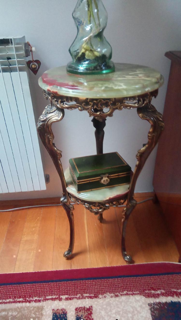 Klubska mizica-spletnedrazbe.si