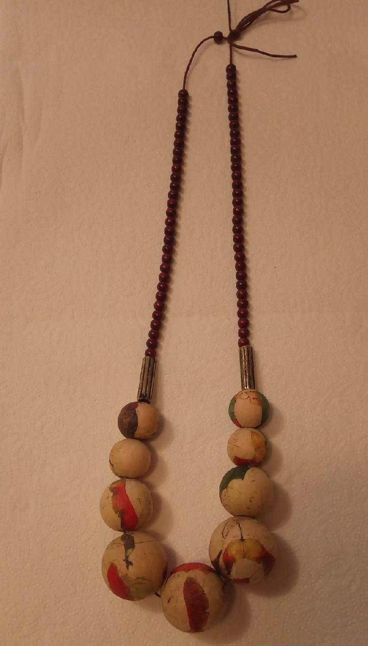 Lesena ogrlica D-spletnedrazbe.si