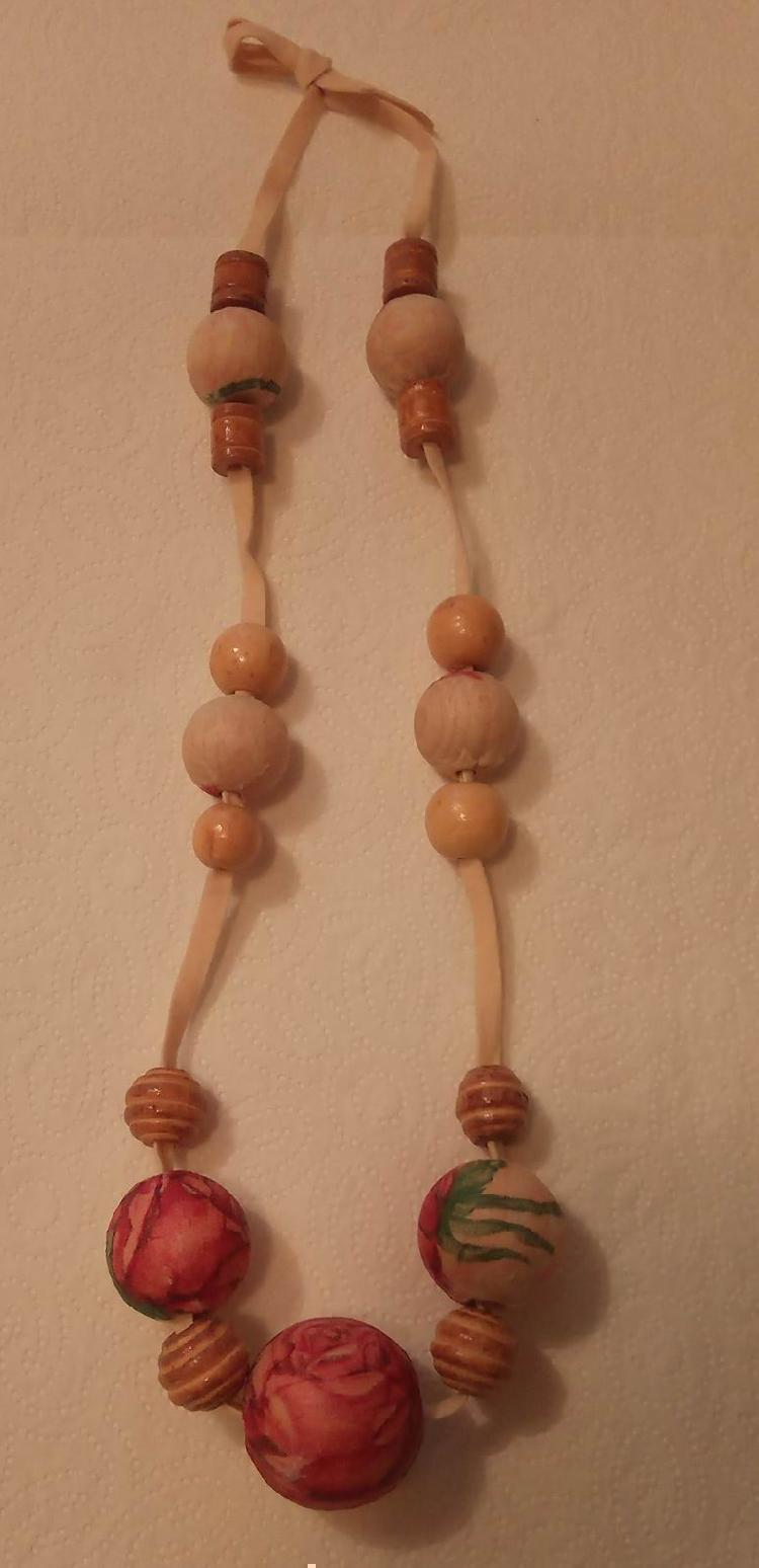 Lesena ogrlica G-spletnedrazbe.si