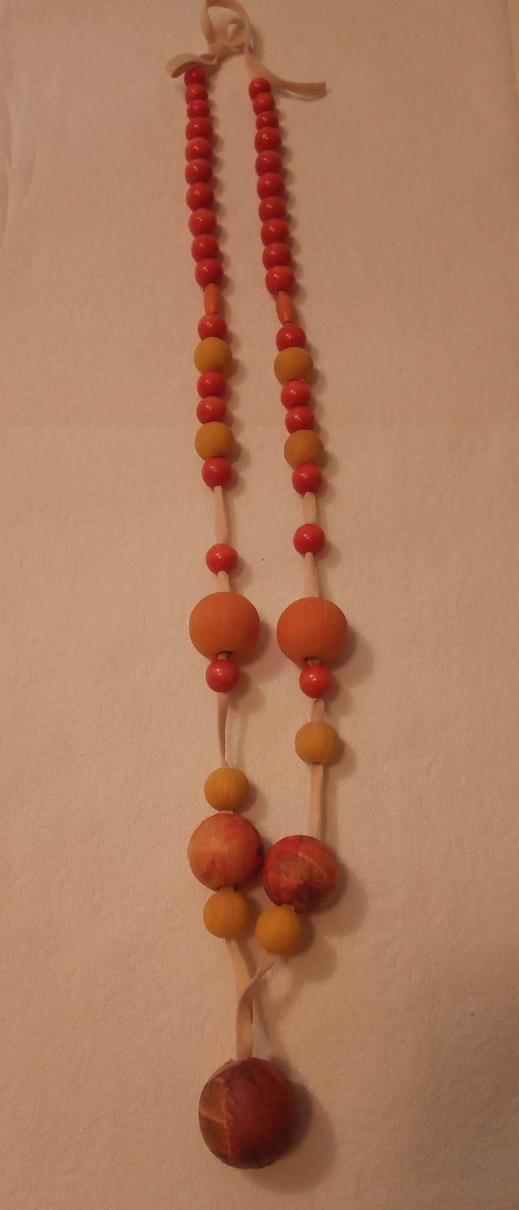 Lesena ogrlica I-spletnedrazbe.si