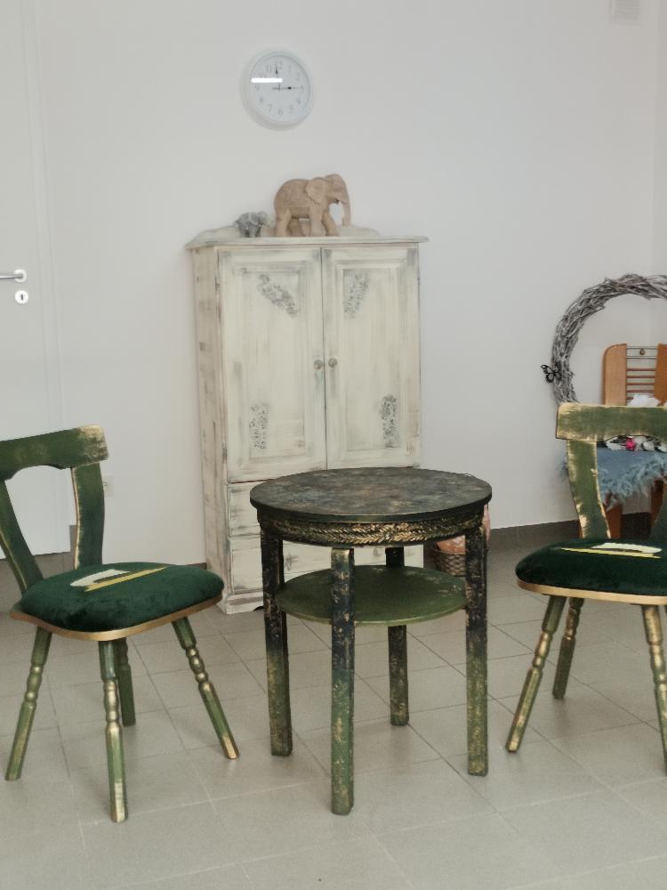 Miza in dva stola unikat-spletnedrazbe.si