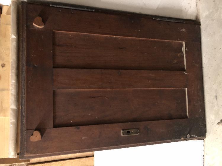 Omarica z orodjem-spletnedrazbe.si