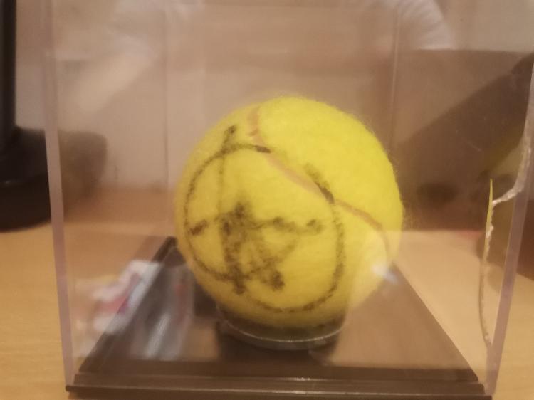 Žogica ATP z orginal podpisom Novak Djokovic-spletnedrazbe.si